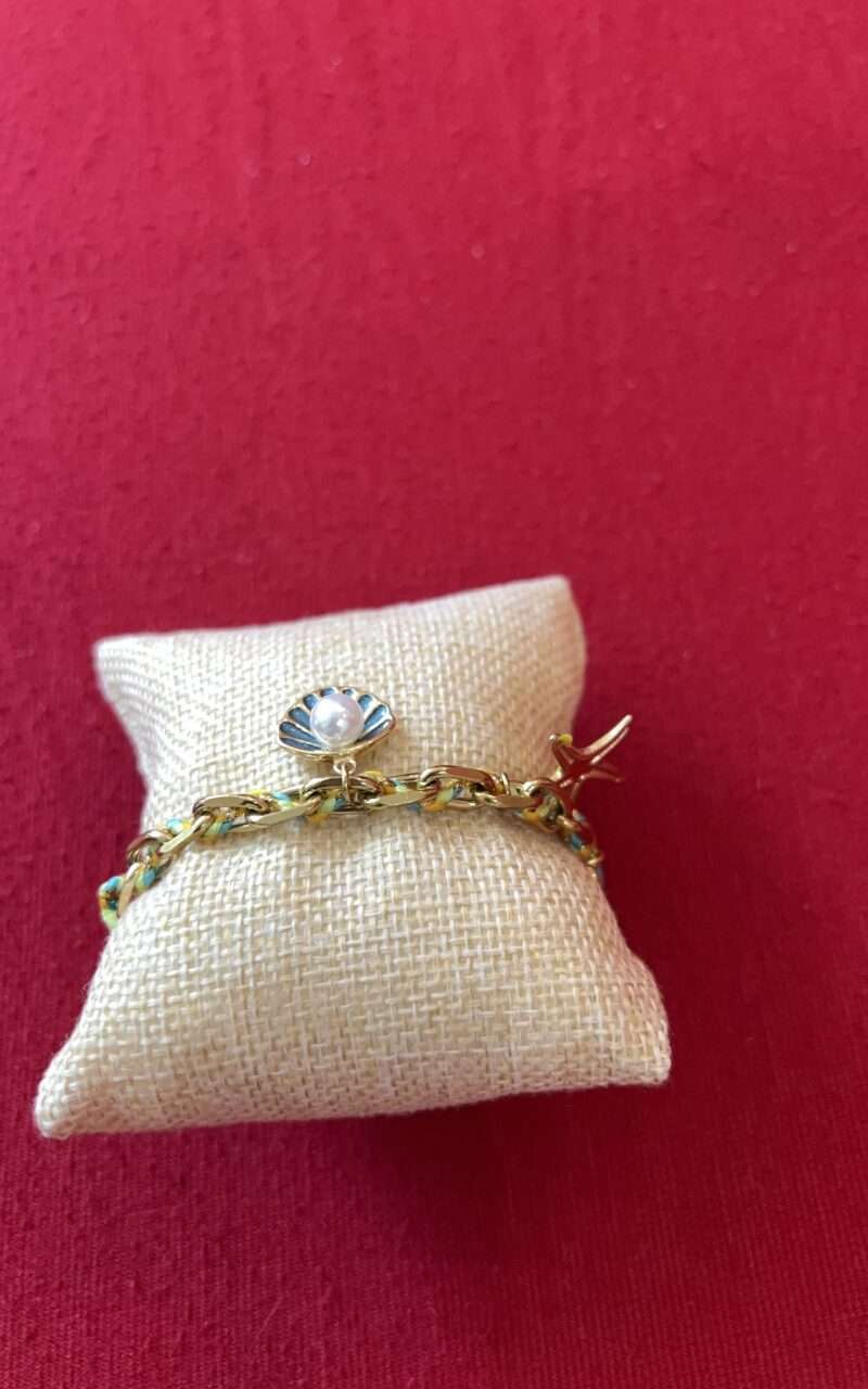 Goldfarbenes Armband