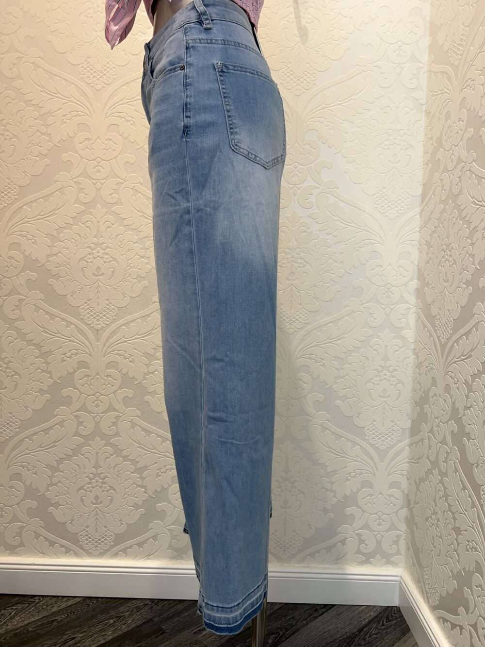 Jeans helle Waschung – Bild 2
